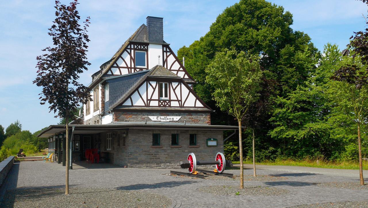 ホテル Bahnhof Thalfang エクステリア 写真